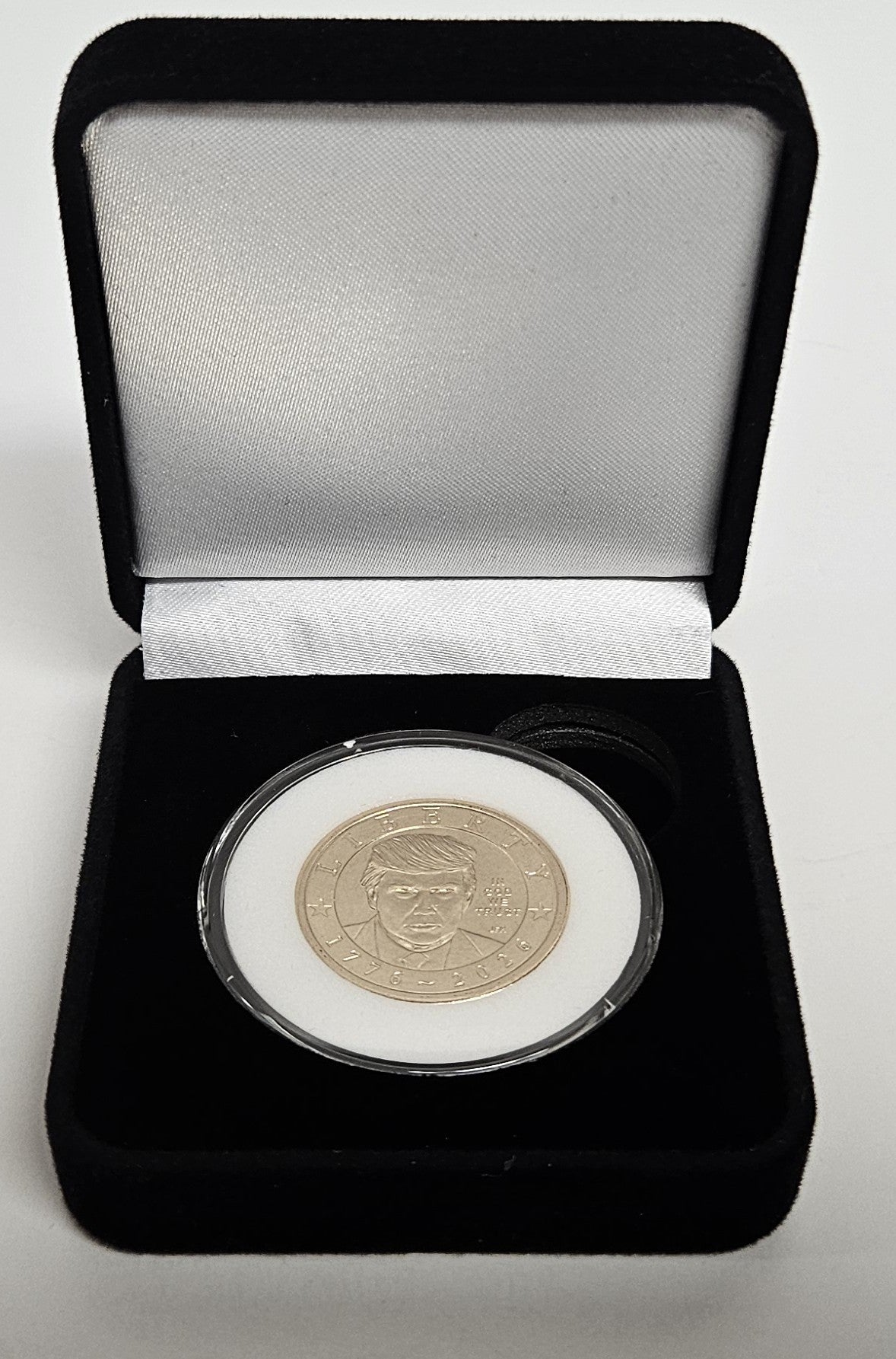 1776-2026 President Donald J. Trump $1 Semiquincentennial Coin Velvet Case